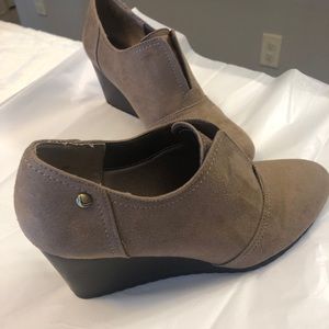 Life Stride soft systems tan shoe boots size 8
